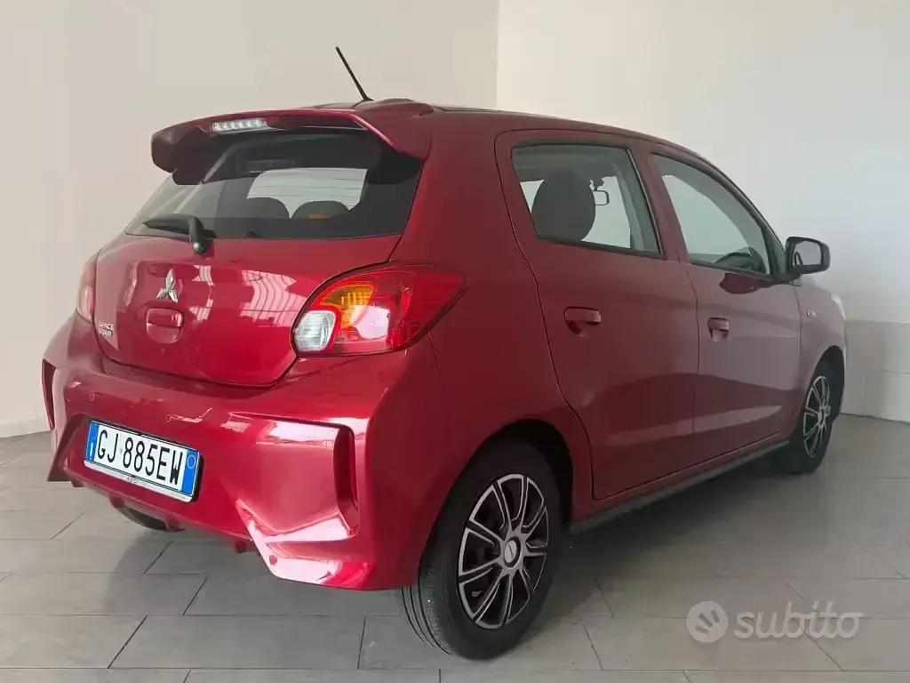 Usata Mitsubishi Space Star Intense 71 CV (52 kW) 2022 Rosso Utilitaria