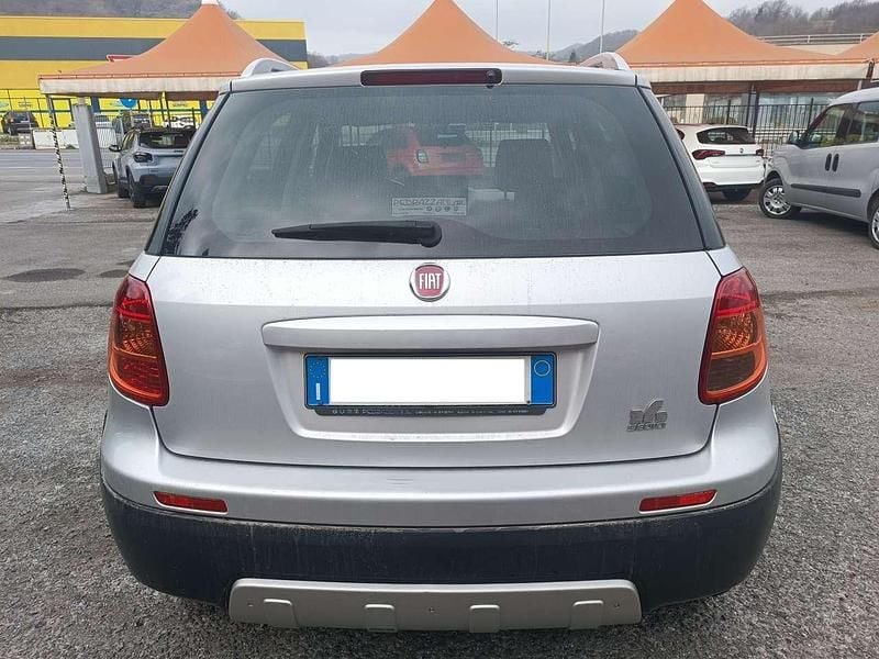 Usata Fiat Sedici Emotion 135 CV (99 kW) 2013 Argento SUV