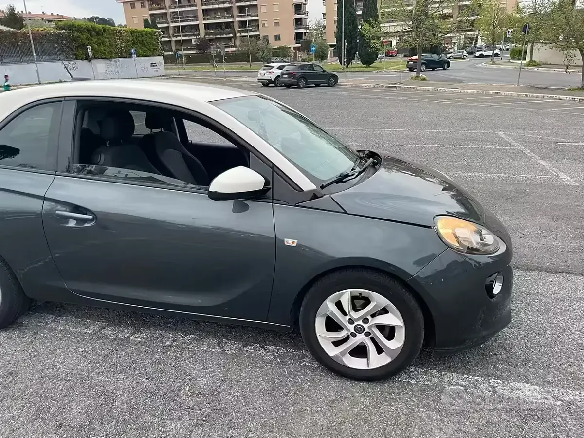 Usata Opel Adam 87 CV (63 kW) 2017 Utilitaria