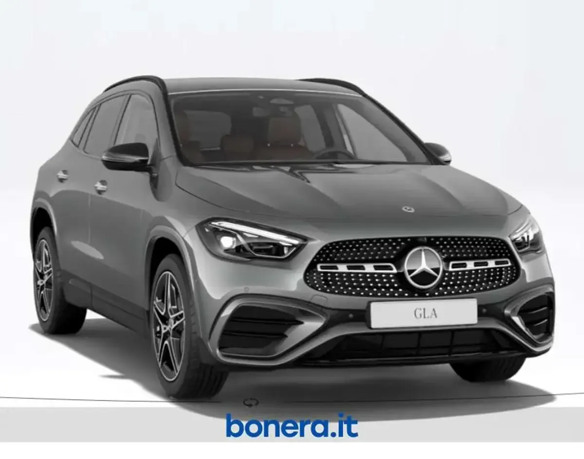 Nuova Mercedes GLA200 AMG line 150 CV (110 kW) 2026 Grigio montagna SUV
