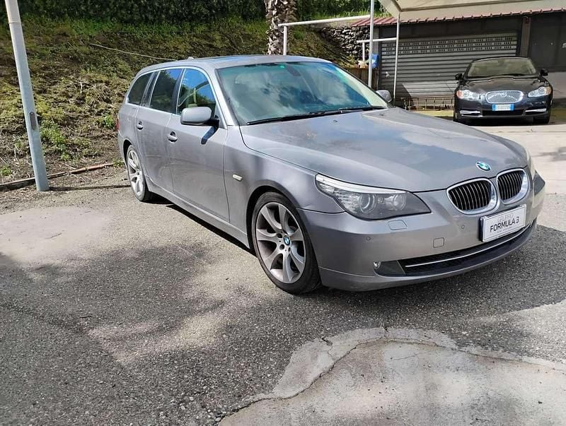 Usata BMW 530 M Sport 235 CV (172 kW) 2008 Grigio Station wagon