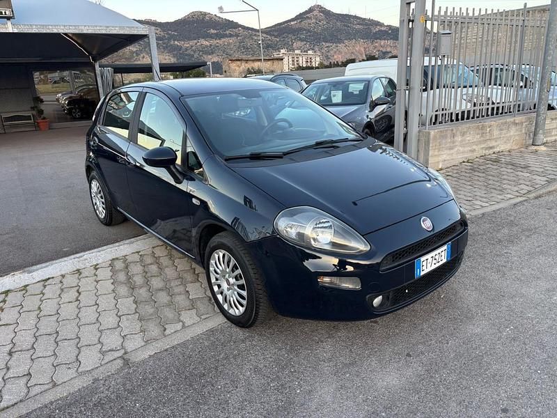 Usata Fiat Punto Lounge 75 CV (55 kW) 2014 Blu Utilitaria