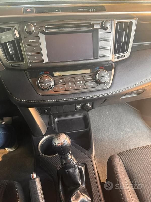 Usata Toyota RAV4 124 CV (91 kW) 2013 Grigio SUV