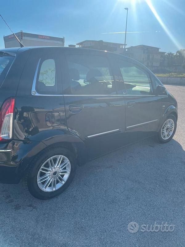 Usata Lancia Musa 95 CV (69 kW) 2009 Monovolume