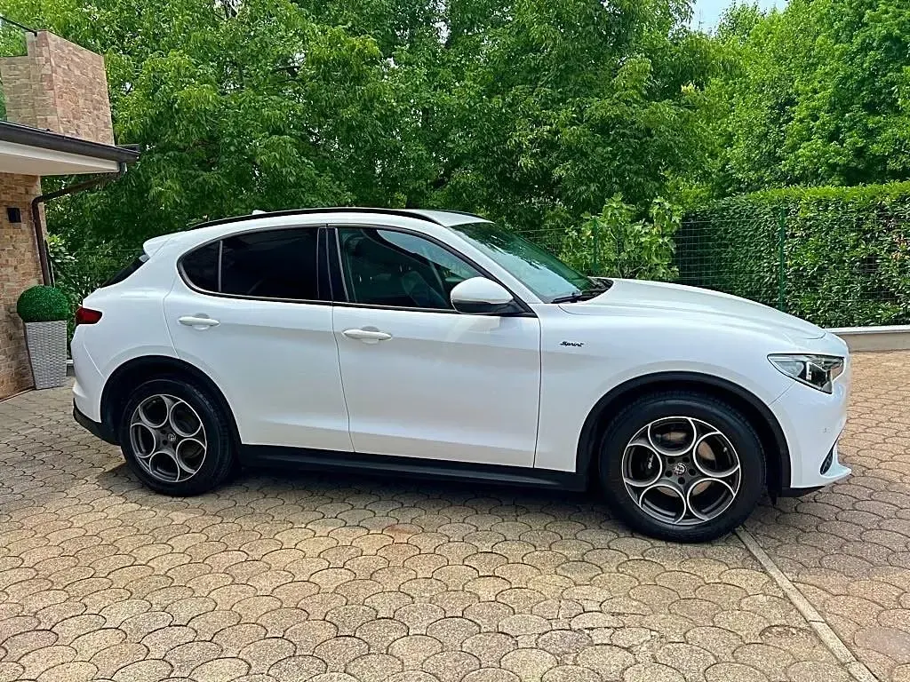 Usata Alfa Romeo Stelvio Ti 190 CV (139 kW) 2021 Bianco SUV
