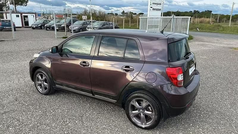 Usata Toyota Urban Cruiser Luxury 89 CV (65 kW) 2009 Marrone Utilitaria