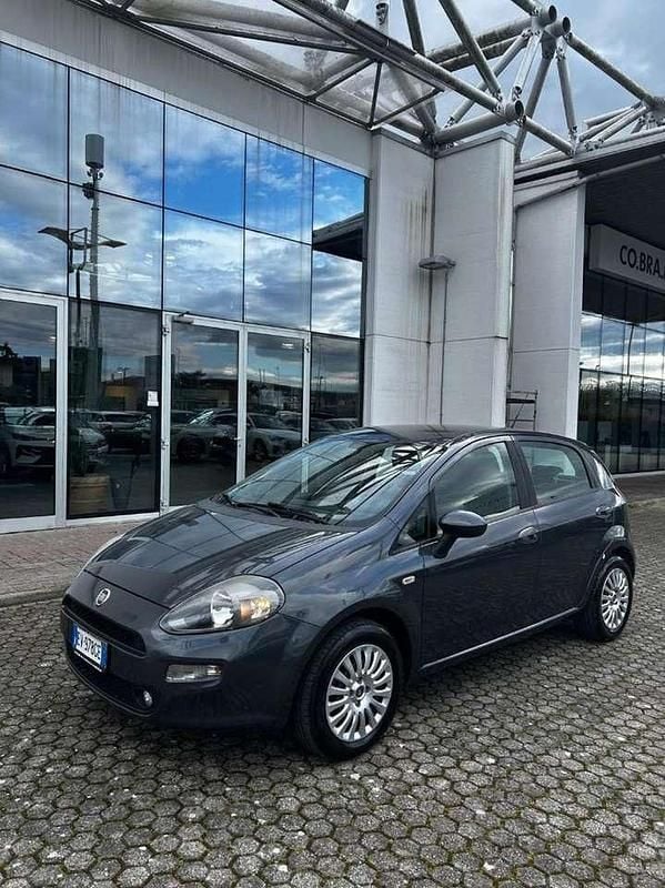 Usata Fiat Punto Lounge 75 CV (55 kW) 2014 Grigio scuro Utilitaria