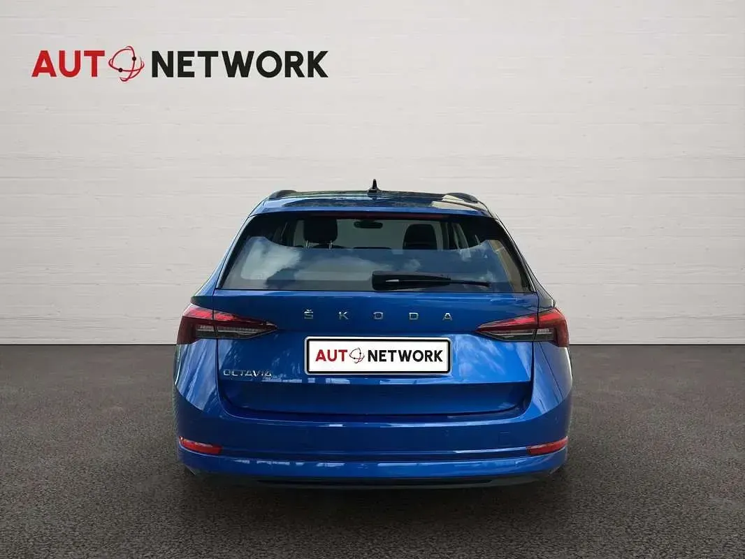 Usata Skoda Octavia Style 150 CV (110 kW) 2022 Blu Station wagon