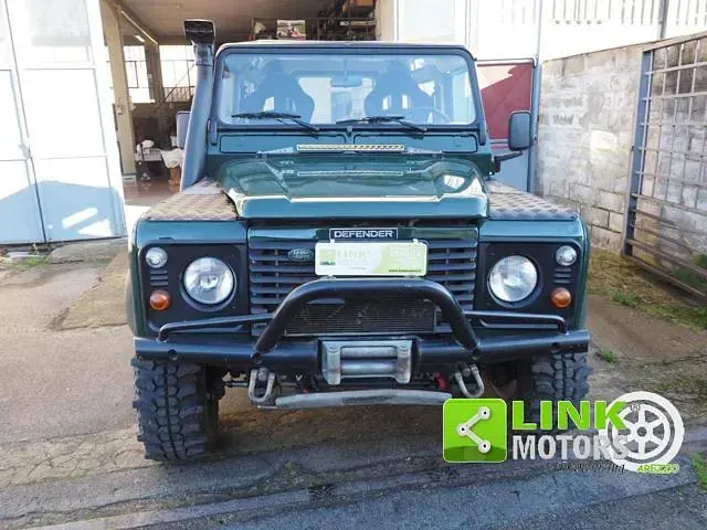 Usata Land Rover Defender 122 CV (89 kW) 2000 Verde Station wagon