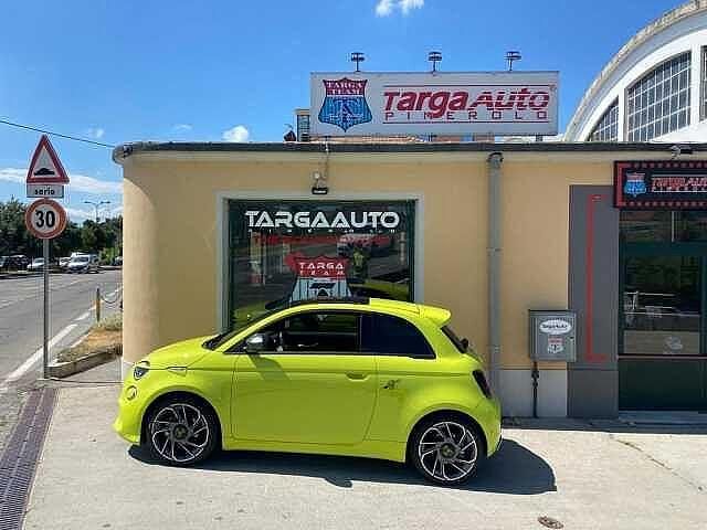 Usata Abarth 500e Scorpionissima 113 kW (154 CV) 2023 Verde Utilitaria