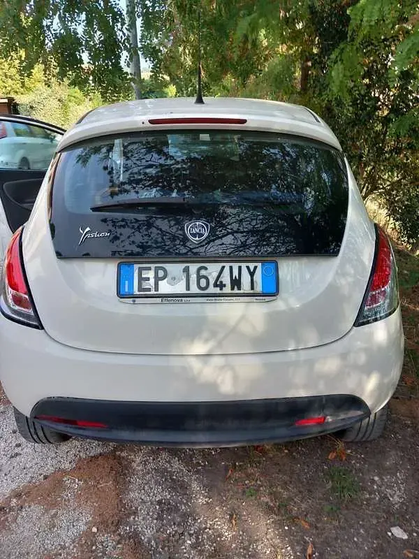 Usata Lancia Ypsilon S 86 CV (63 kW) 2013 Bianco Utilitaria