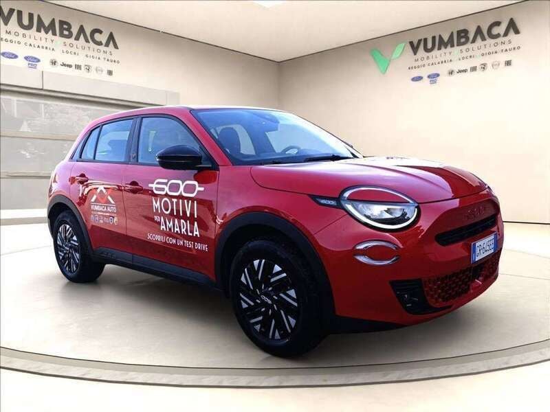 Usata Fiat 600 Red 61 kW (84 CV) 2023 Rosso pastello SUV