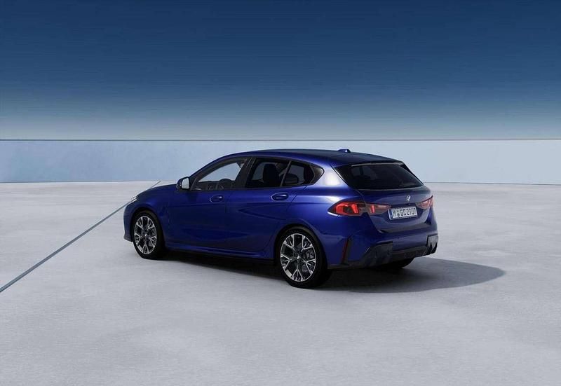 Nuova BMW 120 M Sport 163 CV (119 kW) 2025 Portimao blue Utilitaria