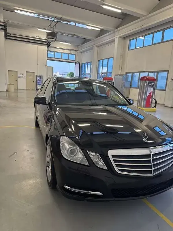 Usata Mercedes E220 170 CV (125 kW) 2012 Berlina