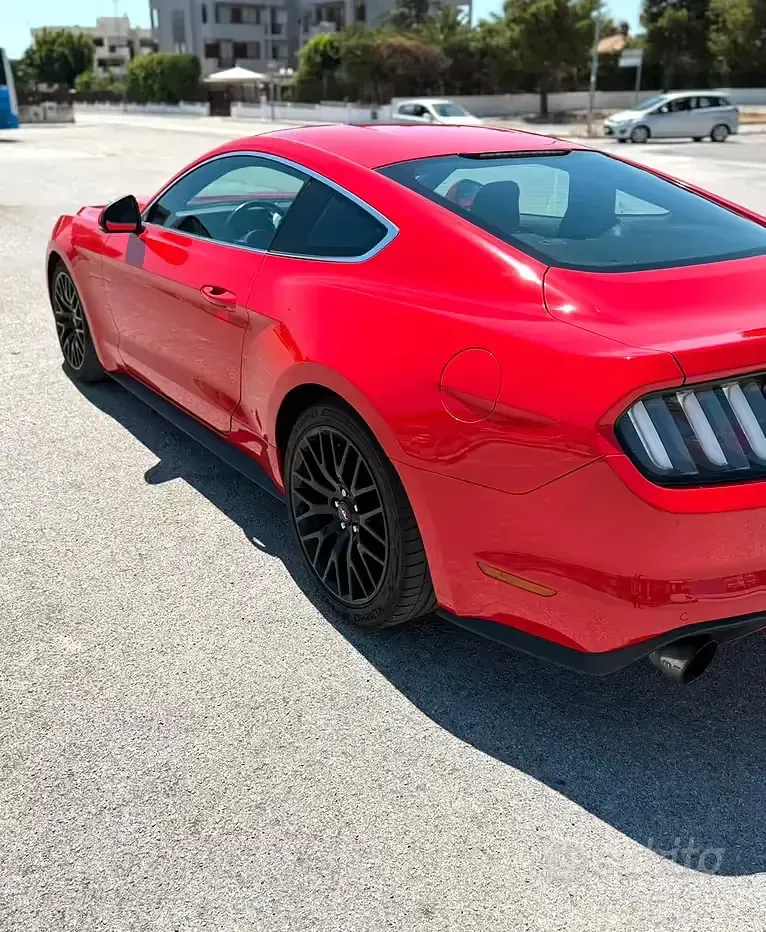Begagnad Ford Mustang 290 HK (213 kW) 2018 Röd Sportkupé