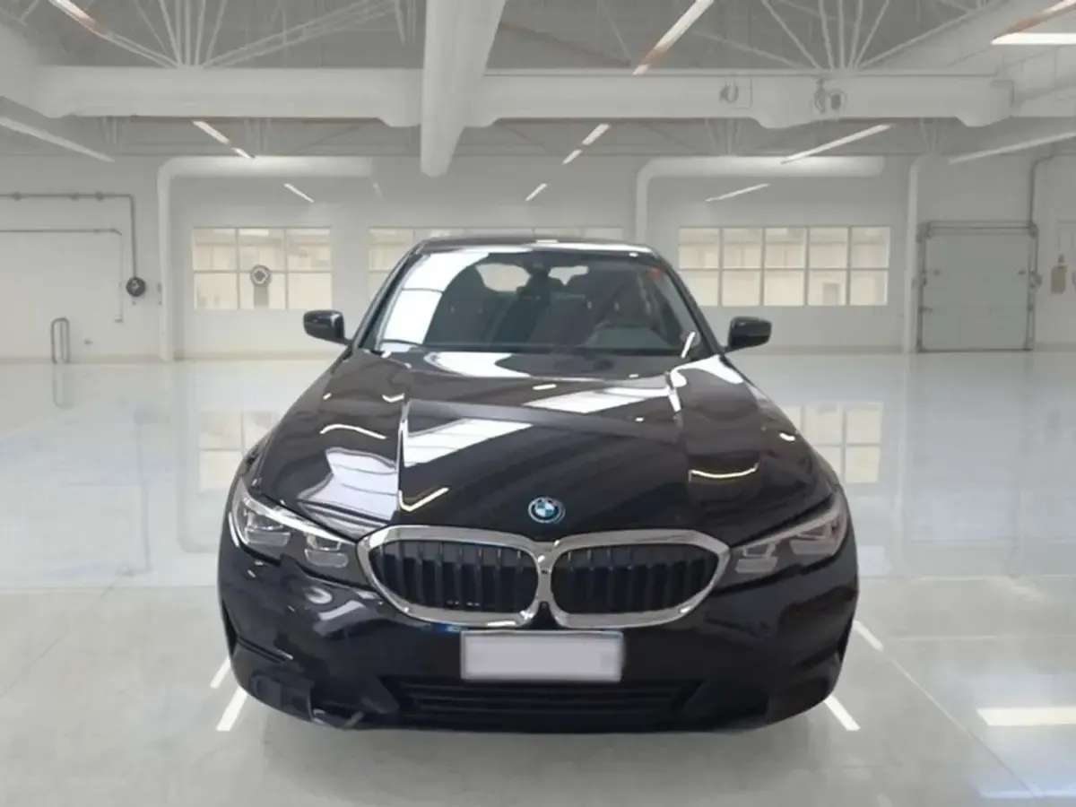 Usata BMW 330 Advantage 184 CV (135 kW) 2022 Nero Berlina