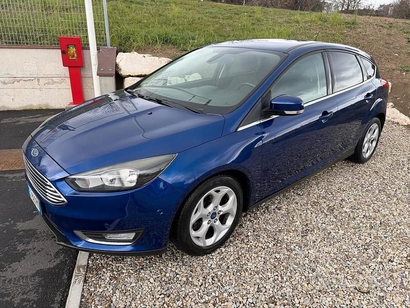 Usata Ford Focus Titanium 95 CV (69 kW) 2015 Blu Berlina