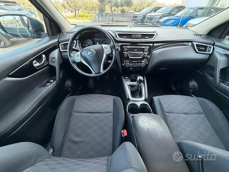 Usata Nissan Qashqai Acenta 110 CV (80 kW) 2017 Nero SUV