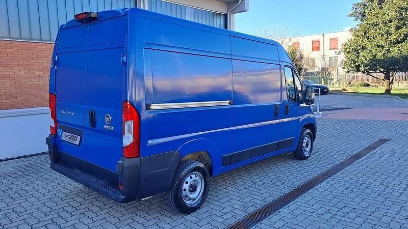 Usata Fiat Ducato 140 CV (102 kW) 2023 Italia Furgone