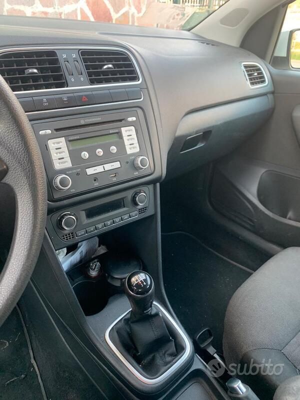 Usata VW Polo Comfortline 75 CV (55 kW) 2012 Bianco Utilitaria