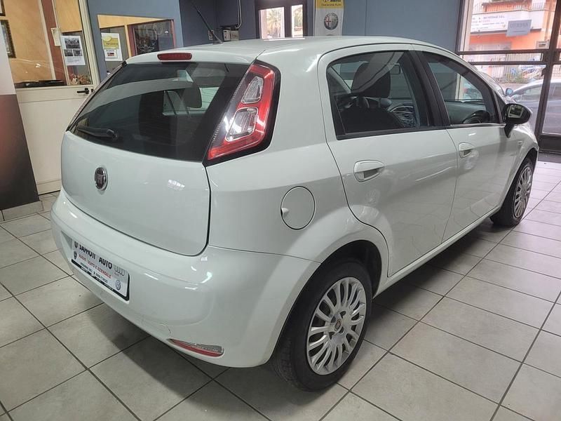 Usata Fiat Punto Street 75 CV (55 kW) 2013 Bianco Utilitaria