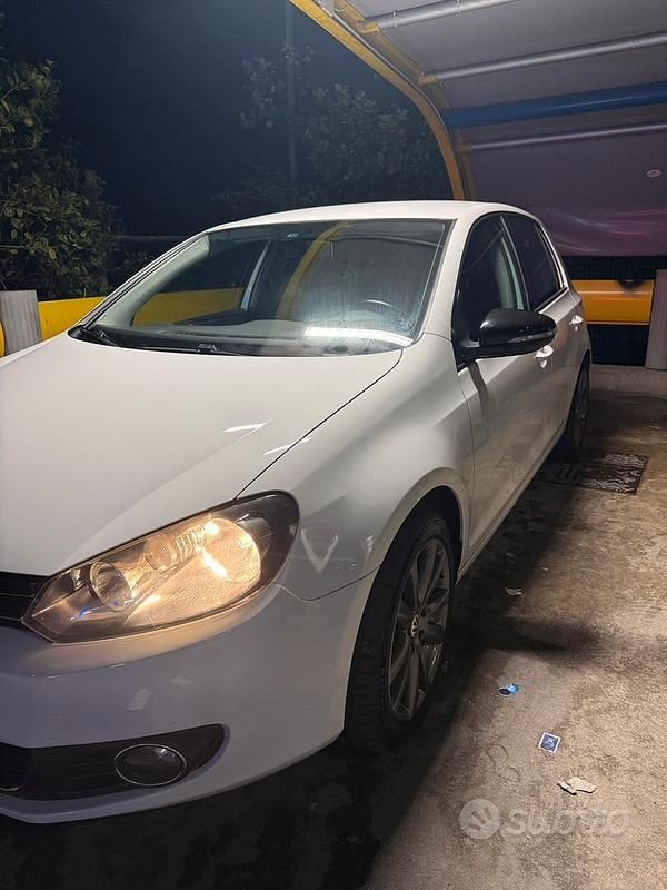 Usata VW Golf VI 140 CV (102 kW) 2009 Bianco Utilitaria