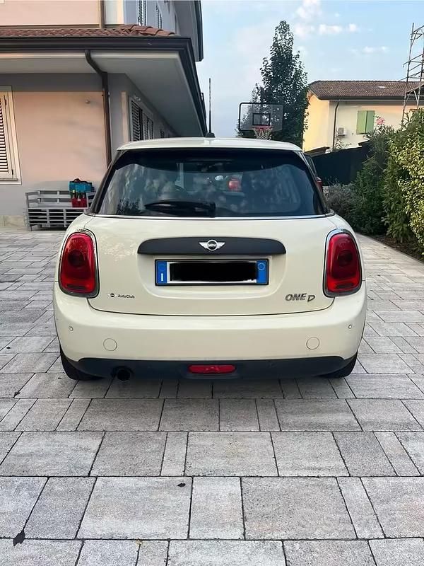 Usata Mini One D 95 CV (69 kW) 2017 Bianco Utilitaria