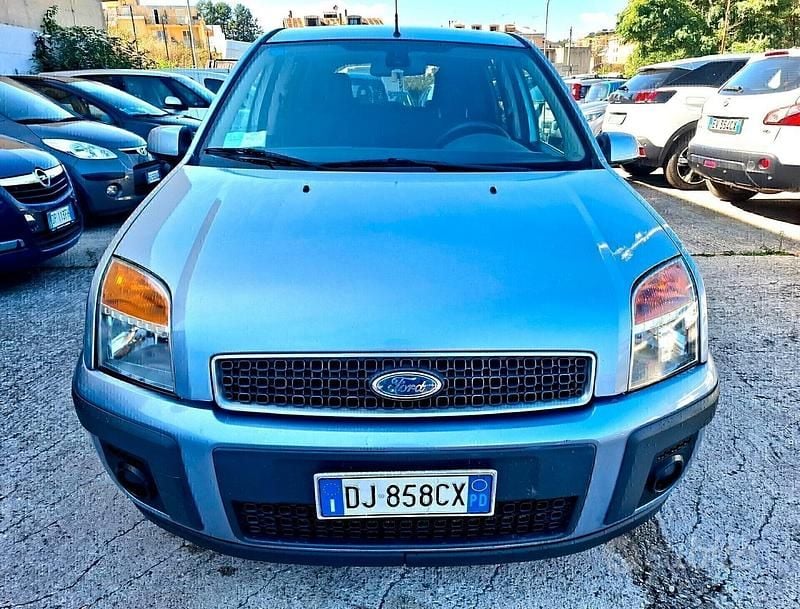 Usata Ford Fusion 67 CV (49 kW) 2007 Bianco Berlina