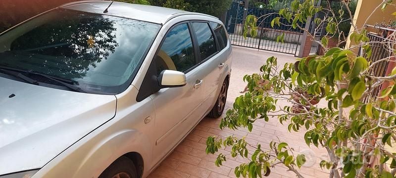Usata Ford Focus 90 CV (66 kW) 2008 Grigio Station wagon