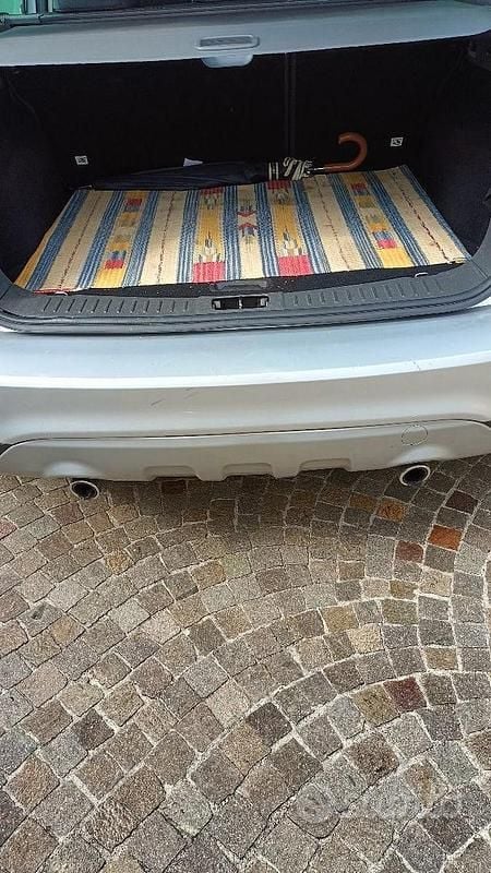 Usata Ford Kuga 140 CV (102 kW) 2012 Grigio SUV