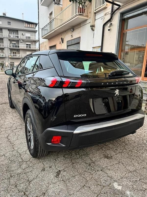 Usata Peugeot 2008 Allure 131 CV (96 kW) 2022 Nero SUV