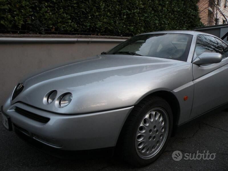 Usata Alfa Romeo GTV Lusso 150 CV (110 kW) 1995 Grigio Coupé