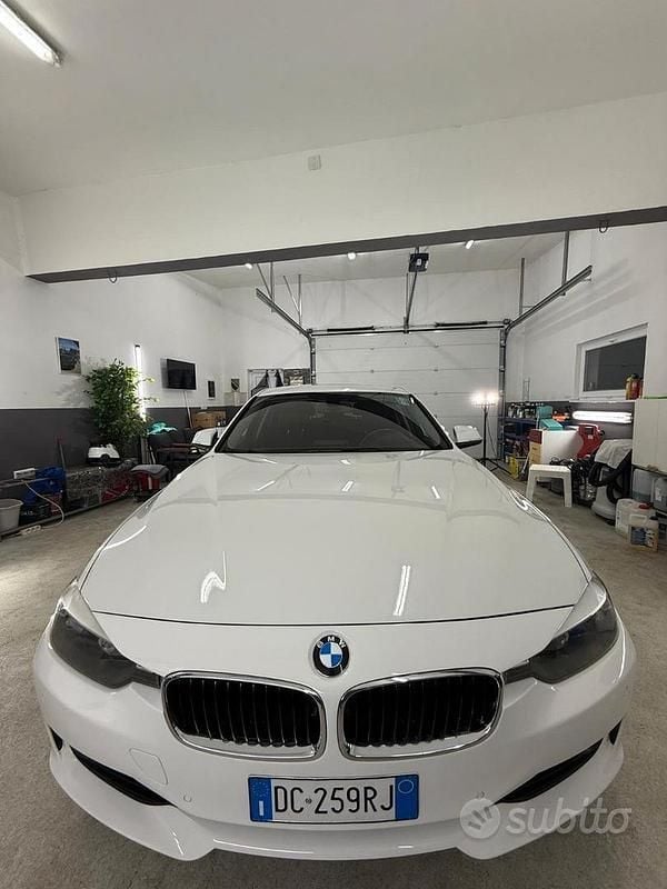 Usata BMW 318 150 CV (110 kW) 2015 Bianco Station wagon