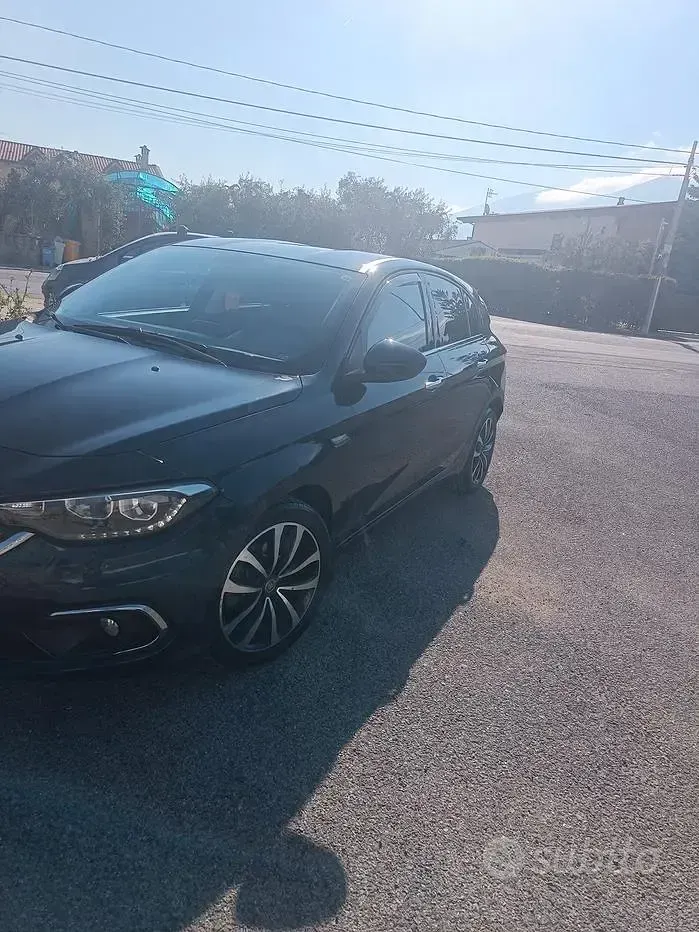 Usata Fiat Tipo 95 CV (69 kW) 2017 Bluazzurro Utilitaria