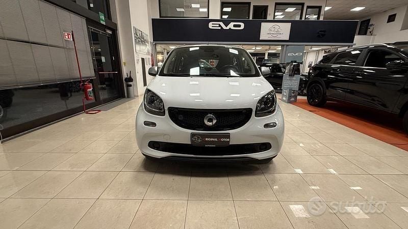 Usata Smart ForFour Electric Drive Passion 41 kW (56 CV) 2019 Bianco Berlina