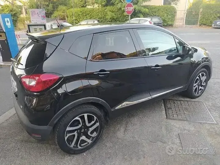 Usata Renault Captur 90 CV (66 kW) 2015 Nero SUV