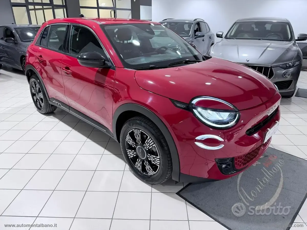 Usata Fiat 600 Pop 136 CV (100 kW) 2025 Rosso SUV