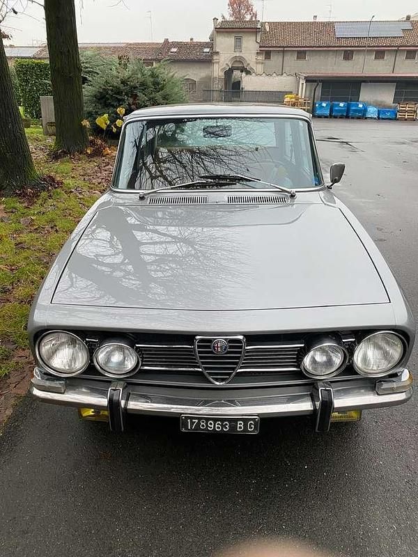 Usata Alfa Romeo 1750 118 CV (86 kW) 1968 Grigio Berlina