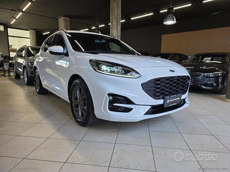 Usata Ford Kuga ST 150 CV (110 kW) 2022 Bianco SUV