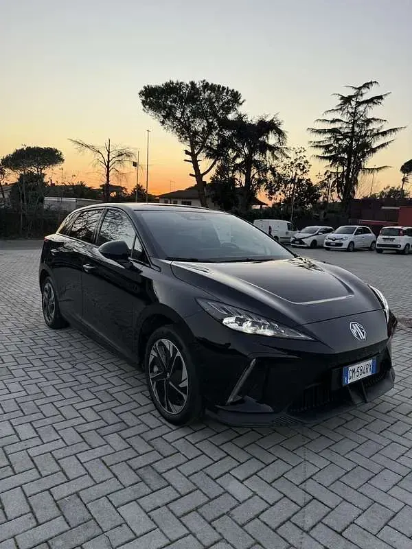 Usata MG MG4 EV Luxury 150 kW (204 CV) 2023 Utilitaria