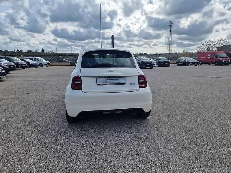Usata Fiat 500e Icon 86 kW (118 CV) 2022 Bianco Cabrio