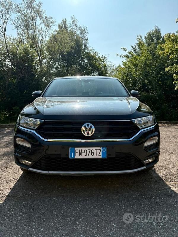 Usata VW T-Roc 116 CV (85 kW) 2019 Nero SUV