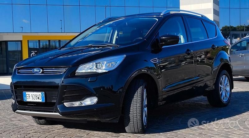 Usata Ford Kuga 140 CV (102 kW) 2013 Nero SUV