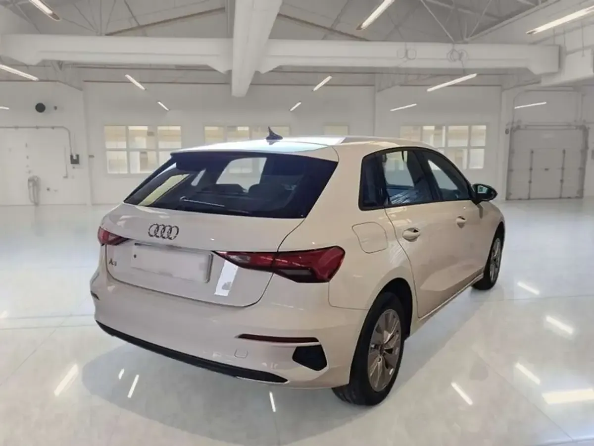 Usata Audi A3 Business 150 CV (110 kW) 2023 Bianco Berlina