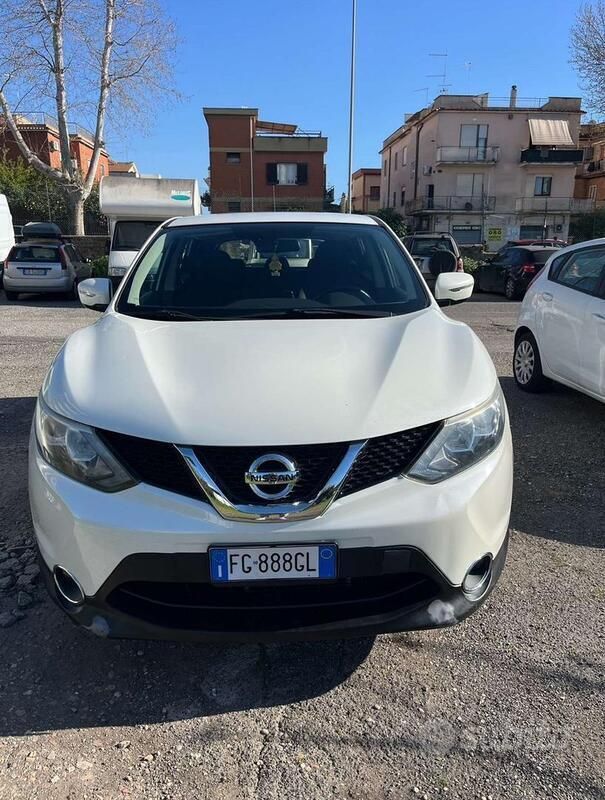 Usata Nissan Qashqai 131 CV (96 kW) 2016 Bianco SUV