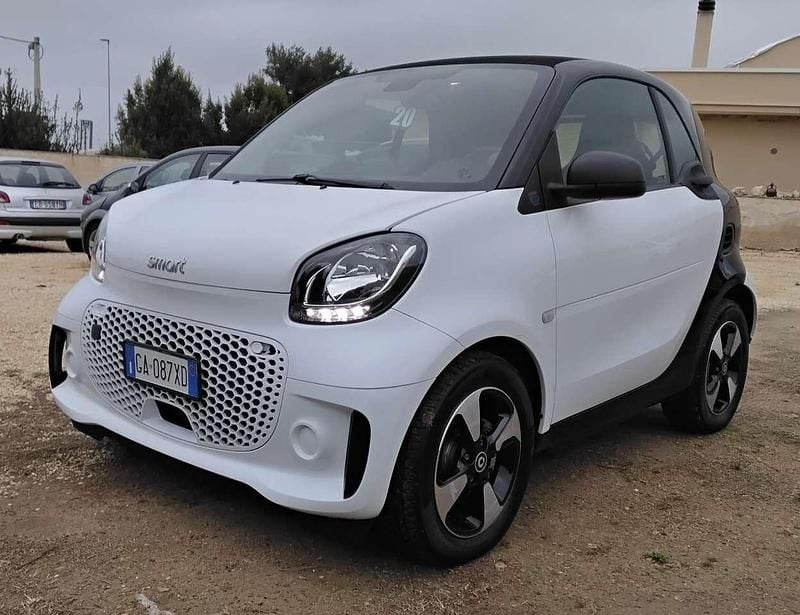 Usata Smart ForTwo Coupé 41 kW (56 CV) 2020 Bianco Utilitaria