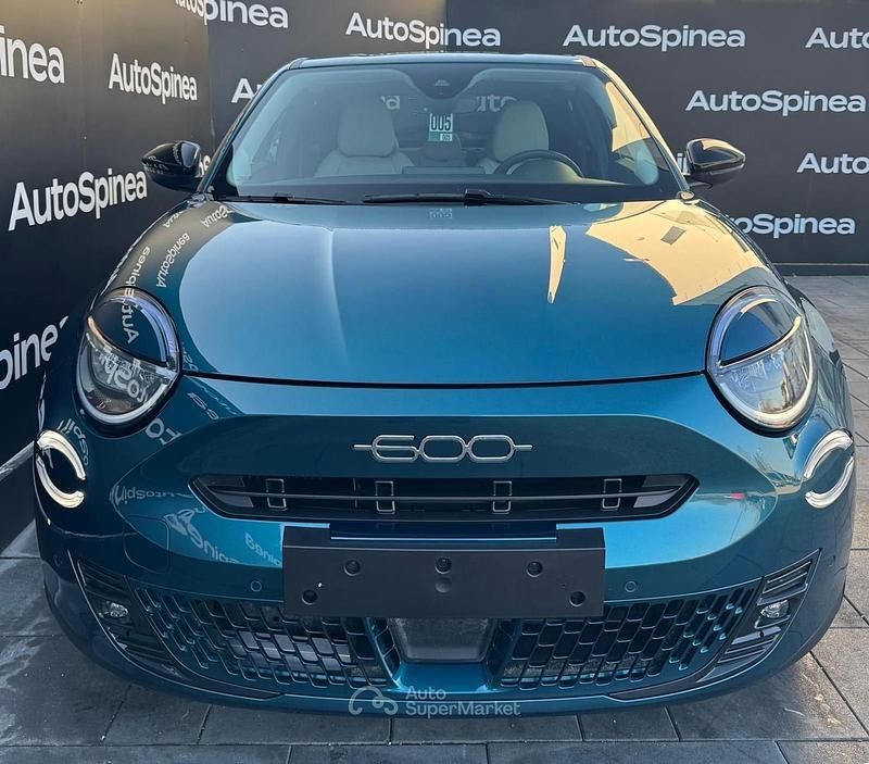 Usata Fiat 600 La Prima 110 CV (80 kW) 2025 Blu/azzurro SUV