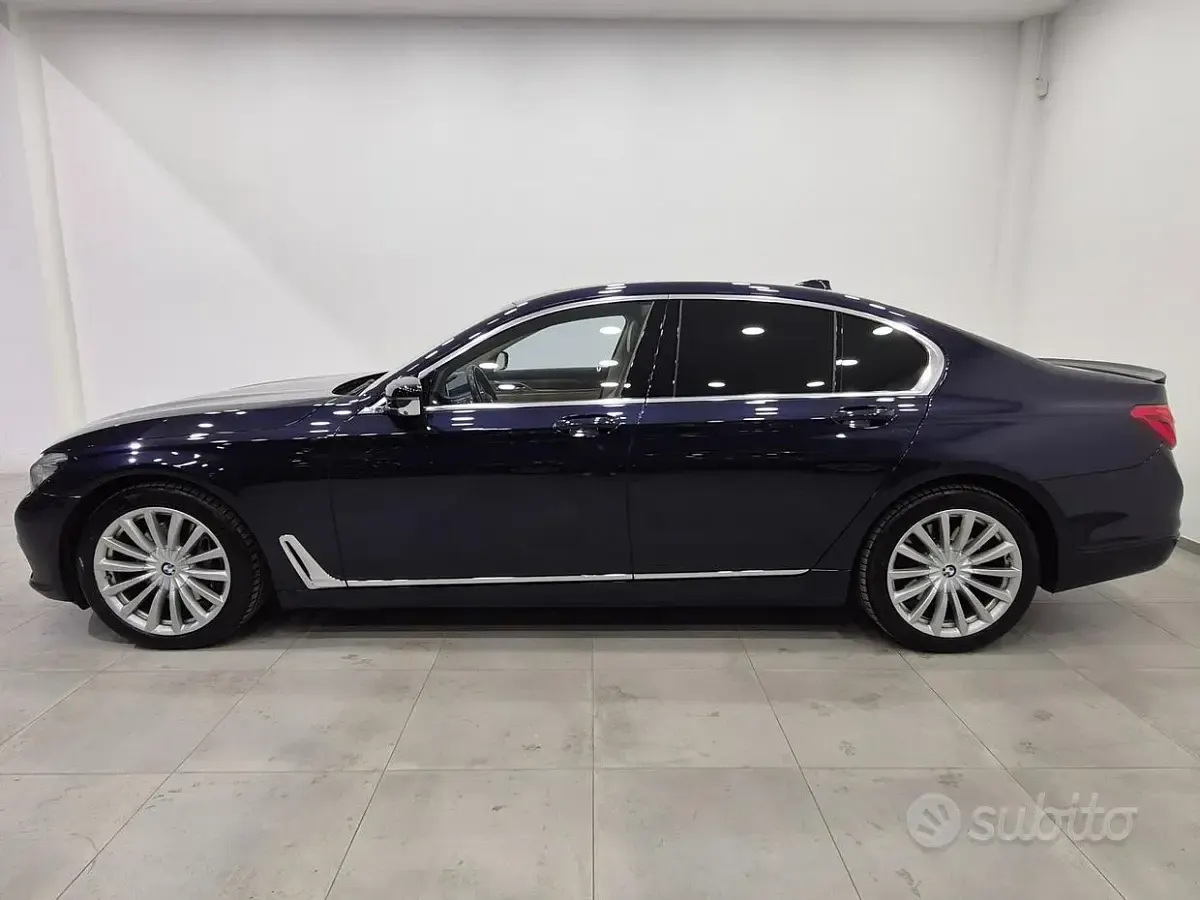 Usata BMW 730 Comfort Edition 265 CV (194 kW) 2016 Blu/azzurro Berlina