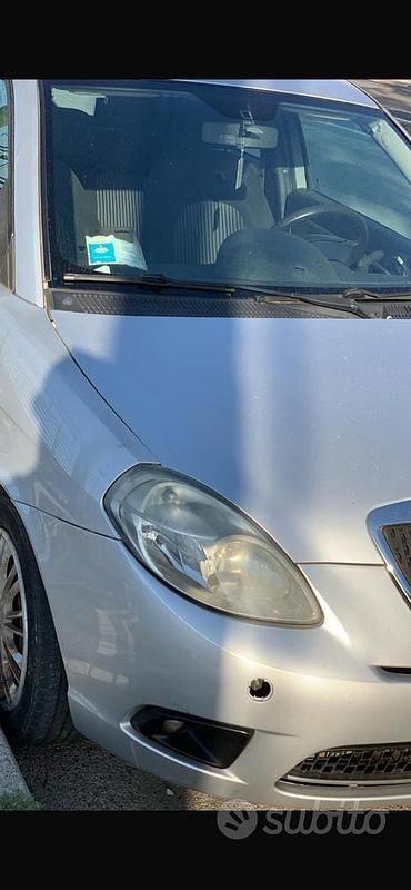 Usata Lancia Ypsilon 75 CV (55 kW) 2008 Grigio Utilitaria