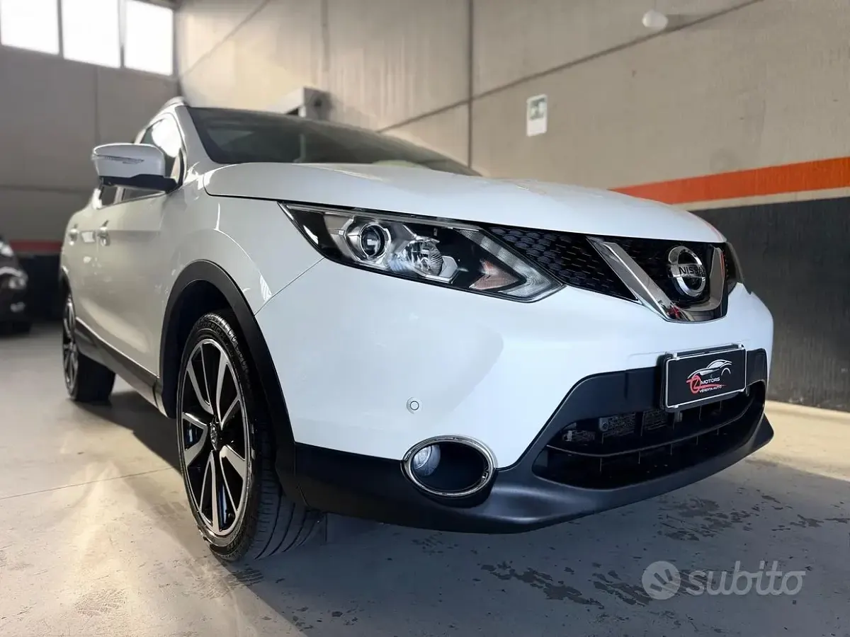 Usata Nissan Qashqai Acenta 116 CV (85 kW) 2015 Bianco SUV
